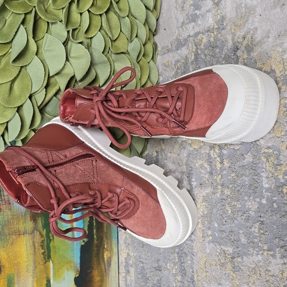 GIanni Bini Wander Lust Lug Sole Platform booties - Picture 14 of 15